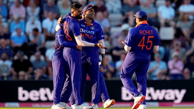 ICC ODI Ranking : भारत ने पाकिस्तान को पछाड़ा, टॉप 3 में शामिल