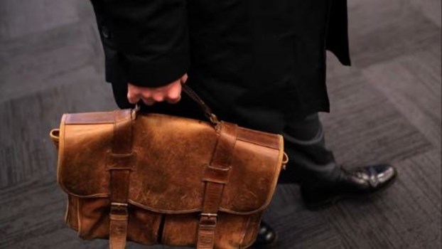 हिमाचल: अधिकारियों और कर्मचारियों के तबादलों पर लगी रोक