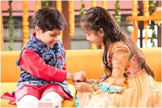 Happy Raksha Bandhan Wishes: रक्षाबंधन पर भाई को भेजें ये खास मैसेज, हर लफ्ज कहेगा आपके दिल की बात