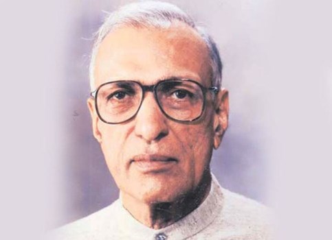 जब हरियाणा के पूर्व मुख्यमंत्री चौधरी बंसीलाल ने बीच रास्ते में ताऊ देवीलाल को कार से नीचे उतार...