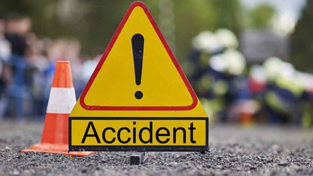 Highway पार कर रही तीन साल की बच्ची को कार ने मारी टक्कर, फिर हुआ ऐसा चमत्कार