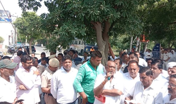 CM आवास के घेराव के लिए अनाज मंडी से निकाला जुलूस, 23 से हड़ताल की घोषणा