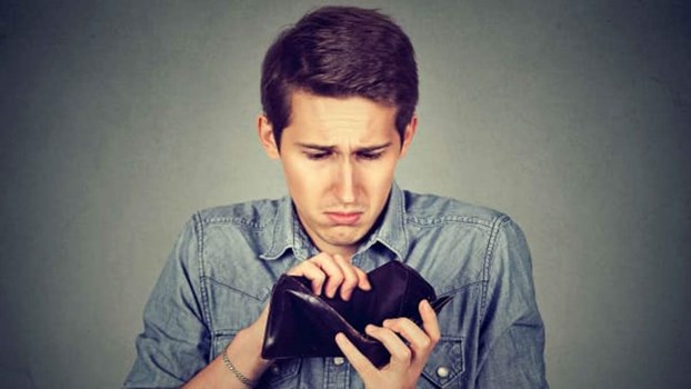 पैसे से जुड़े नकारात्मक विचारों से हो सकते हैं ये नुकसान