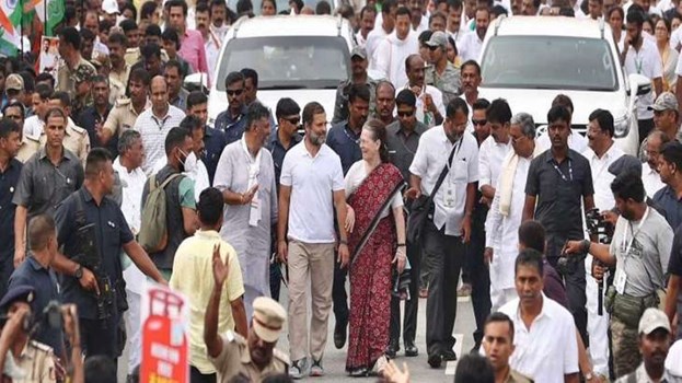 'भारत जोड़ो यात्रा' में सोनिया गांधी की एंट्री, राहुल के साथ की पदयात्रा 