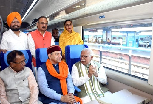 CM मनोहर लाल ने की वंदे भारत ट्रेन की यात्रा, कहा- देश की प्रगति को मिलेगी नई दिशा