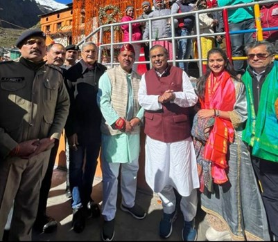 बद्रीनाथ और केदारनाथ धाम पहुंचे RIL चेयरमैन मुकेश अंबानी, देश की खुशहाली के लिए की कामना