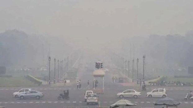 Delhi Pollution Today: रोक के बावजूद नहीं माने दिल्ली के लोग, जमकर की आतिशबाजी