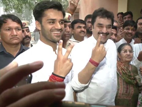 Adampur Election: Congress पर लगा दड़ौली में पैसे देकर वोट खरीदने का आरोप
