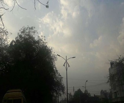 दिल्ली में आज सुबह छाए रहे बादल, बारिश के आसार