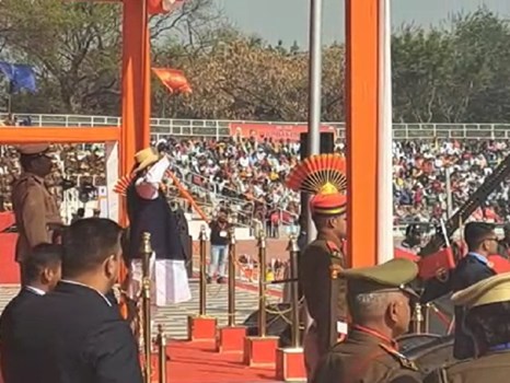 करनाल पहुंचे गृहमंत्री अमित शाह, हरियाणा पुलिस को सौंपा राष्ट्रपति निशान