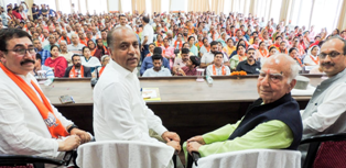  शिमला में व्यापारी सम्मेलन में शामिल हुए जयराम ठाकुर, कहा- मोदी कार्यकाल में हुई देश की ऐतिहासिक...