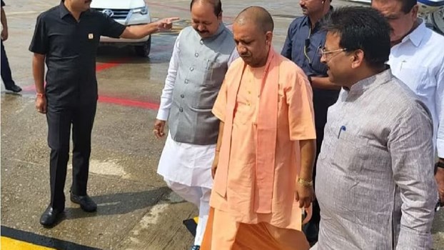 PM Modi Varanasi Visit: पीएम मोदी से पहले मंगलवार को वाराणसी आएंगे CM Yogi, तैयारियों का लेंगे जायजा