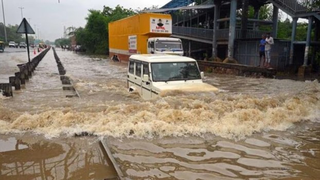 कालका-शिमला NH बंद, CM सुक्खू करेंगे हवाई सर्वेक्षण, अब तक 4,000 करोड़ का नुकसान