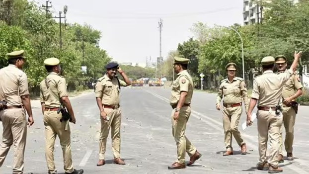 Noida:गौतमबुद्धनगर में 3 अगस्त तक धारा 144 लागू, सड़कों पर सभी धार्मिक कार्यक्रम बैन