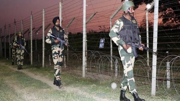 J&K में  पाक‍िस्‍तानी घुसपैठ‍िया ढेर, अरनिया सेक्टर की तत्काल घेराबंदी, सर्च ऑपरेशन जारी