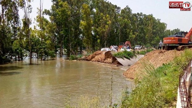 Haryana: सोनीपत में नहर में कार गिरने से युवक की मौत, एक लापता, तीसरे की हालत गंभीर