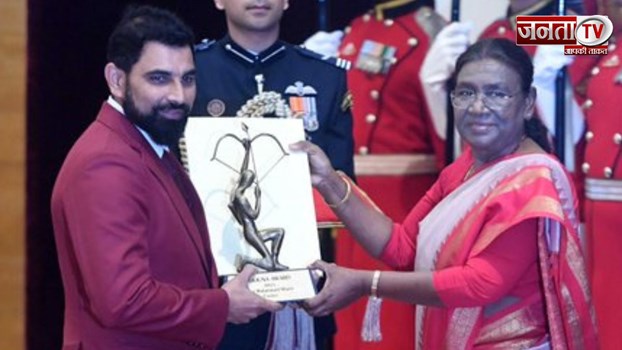 राष्ट्रपति द्रौपदी मुर्मू ने राष्ट्रीय खेल पुरस्कार से खिलाड़ियों को किया सम्मानित