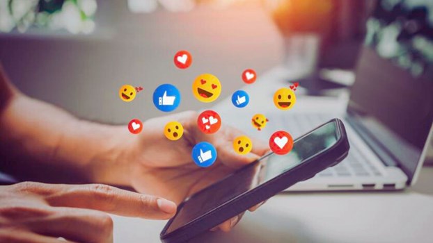 सोशल मीडिया पर चैटिंग से ऐसे करें लड़की को इंप्रेस