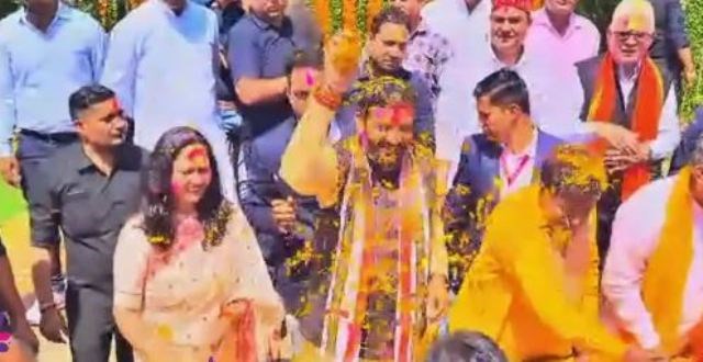 हरियाणा: CM नायब सिंह सैनी ने खेली फूलों की होली मिलन, प्रदेशवासियों को शुभकामनाएं दी