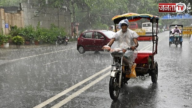 हरियाणा के 5 जिलों में तेज बारिश, सड़कों पर भरा 1 फीट पानी