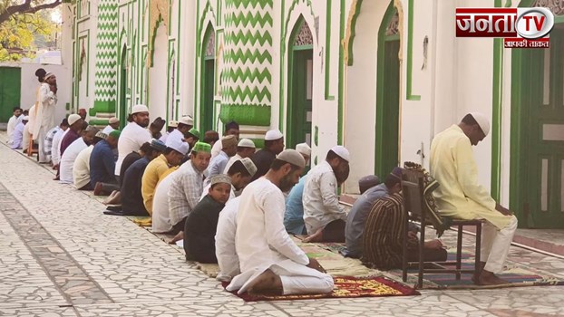 Aligarh News: दुकान से निकलते ही व्यापारी पहुंच गया मस्जिद, नमाज और फिर... 