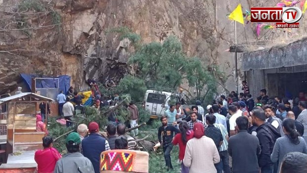 Himachal News : कुल्लू के मणिकर्ण में बड़ा सड़क हादसा, पेड़ गिरने से छह लोगों की मौत
