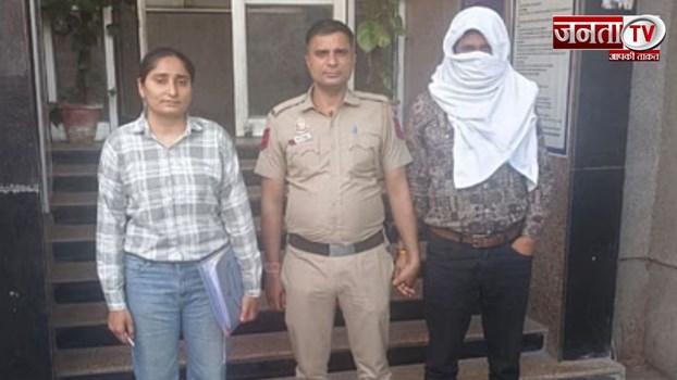 Director Sanoj Mishra: पीड़ित लड़की ने केस लिया वापिस, सनोज मिश्रा दुष्कर्म केस में नया मोड़ 