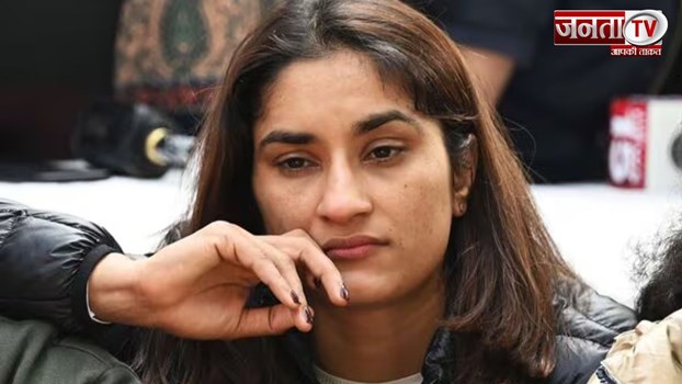 Vinesh Phogat : सिल्वर मेडल के बदले क्या चाहिए विनेश फोगाट ने बताया, कैश राशि को किया स्वीकार 