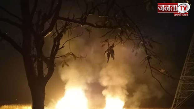  चरखी दादरी में आग का कहर, कई एकड़ गेहूं की फसल जलकर खाक, किसानों को लाखों का नुकसान 
