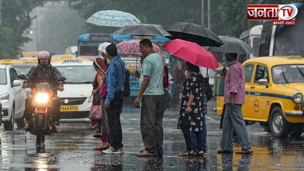 UP Weather : उत्तर प्रदेश में मौसम ने ली करवट, 18 से ज्यादा जिलों में बारिश, और ओले भी गिरे 