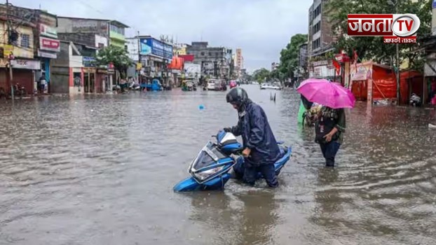 UP Weather: बेमौसम बारिश ने लोगों की ज़िंदगी पर बना कहर, 13 लोगों की दर्दनाक मौत