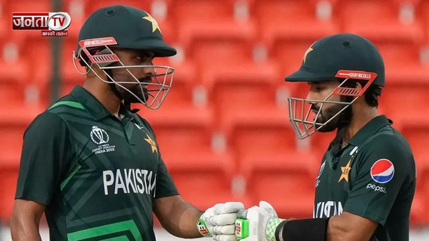 Babar Azam, मोहम्मद रिजवान पाकिस्तान अनुबंधों में कटौती से नाराज, हो सकते हैं बाहर