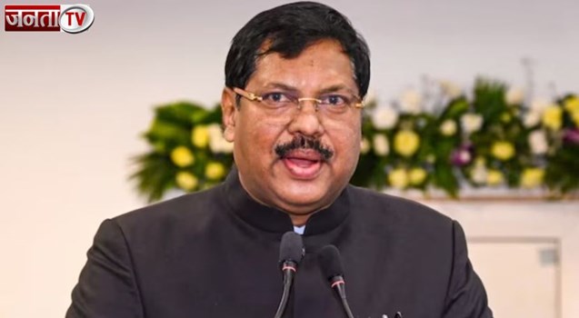 सीजेआई गवई पर जूता फेंकने की कोशिश, आरोपी गिरफ्तार, कहा -  बड़े-बड़े स्टेप लेते हैं