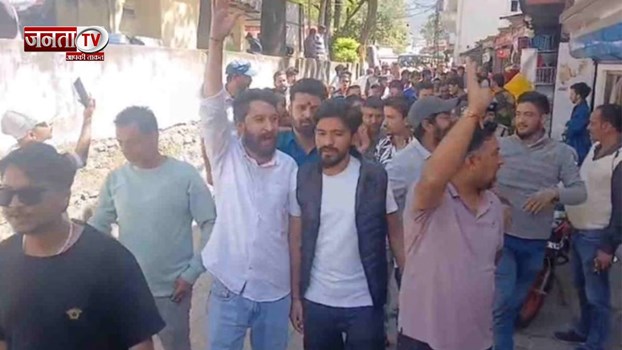 रोटी पर थूकने का वीडियो वायरल, हिंदू संगठनों का प्रदर्शन, बाजार रहा बंद