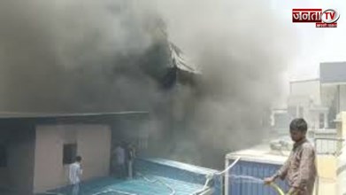 Bahadurgarh में जूता फैक्ट्री में लगी आग , 2 कर्मचारियों की जलने से मौत