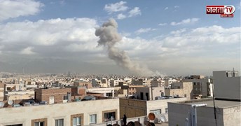 US-Israel का Iran पर हमला, खामेनेई के ऑफिस के पास दागी मिसाइल