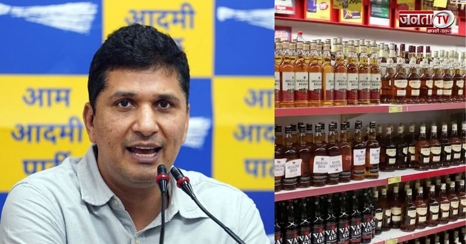 होली पर खुलीं शराब की दुकानें तो गरमाई सियासत, AAP का BJP पर तंज- 'ये ना सनातनी, ना देशभक्त'