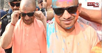 काले चश्मे में रंगों की बौछार! होली पर सीएम योगी का ‘कलरफुल’ अंदाज, भाईचारे का दिया बड़ा संदेश