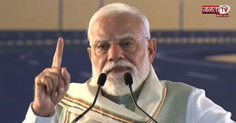 असम रैली में PM मोदी का विपक्ष पर हमला, बोले-'जंग के हालात में भी कांग्रेस रही असफल'