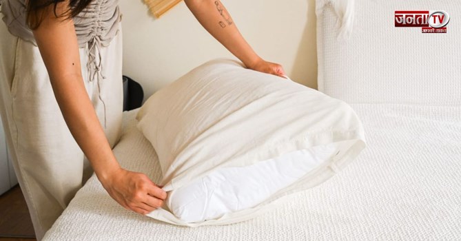 आपका तकिया कहीं बना तो नहीं बीमारियों का घर? जानें कब बदलना है जरूरी