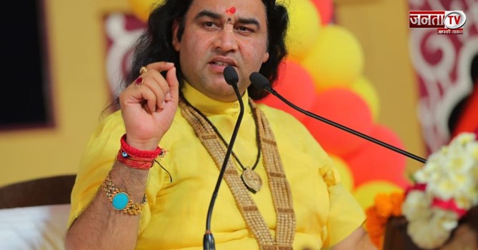 LPG संकट के बीच देवकीनंदन ठाकुर का अजीबोगरीब बयान, ‘गैस की रोटी से घट रही पुरुषों की ताकत’