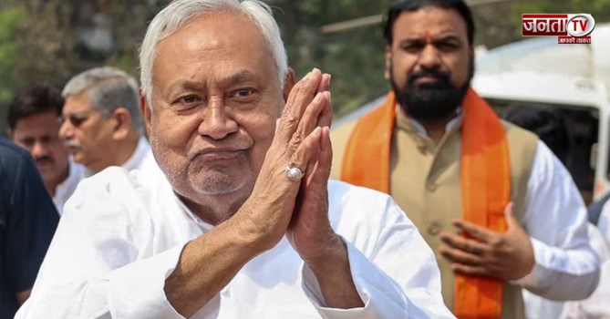 नीतीश कुमार का MLC पद से इस्तीफा, बिहार में नए CM पर सस्पेंस कायम 