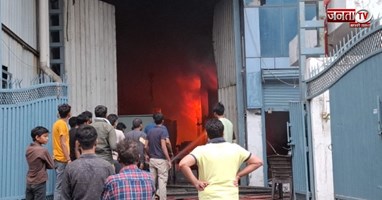 Sonipat में फैक्टरी में भड़की आग, चपेट में आई अन्य 2 फैक्ट्रियां