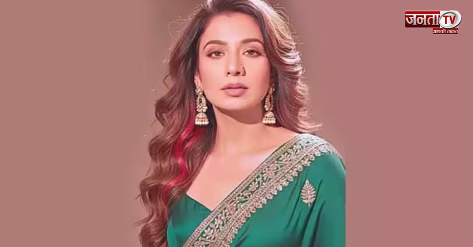 Jasmine Sandlas का धमाकेदार शो, लाइव परफॉर्मेंस में ‘शरारत’ से मचाया तहलका, Video वायरल