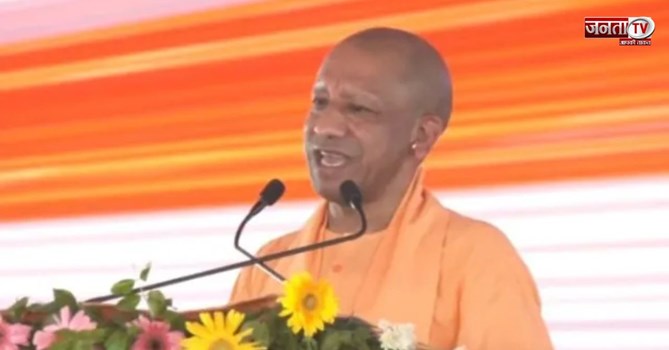 'हमने मच्छर और माफिया दोनों को समाप्त किया...', CM योगी ने फिर सपा को रगड़ दिया 