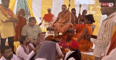 यूपी में शंकराचार्य अविमुक्तेश्वरानंद ने चौराहे पर बिताई रात, हैरान कर देगी वजह