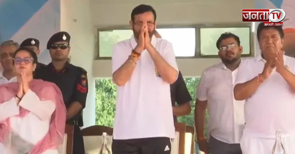अंतरराष्ट्रीय योग दिवस पर पंचकूला में जुटा जनसैलाब, CM सैनी ने किया योगाभ्यास