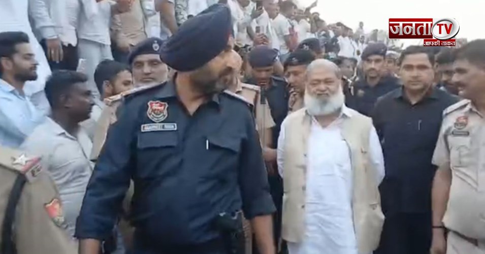 कैबिनेट मंत्री विज ने अपने लिए खुद लगवाए मुर्दाबाद के नारे, बोले 'और लगाओ मजा आ रहा'