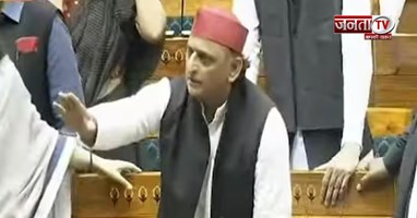 'बेटियों के कपड़े फाड़ेंगे?' CJP कार्यकर्ताओं की पिटाई पर संसद में जमकर गरजे अखिलेश यादव