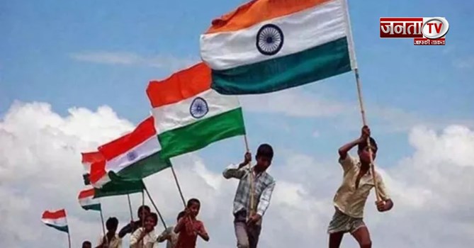  15 अगस्त का जश्न इन देशभक्ति गानों के बिना है अधूरा, सुनते ही जोश से भर जाएगा दिल
